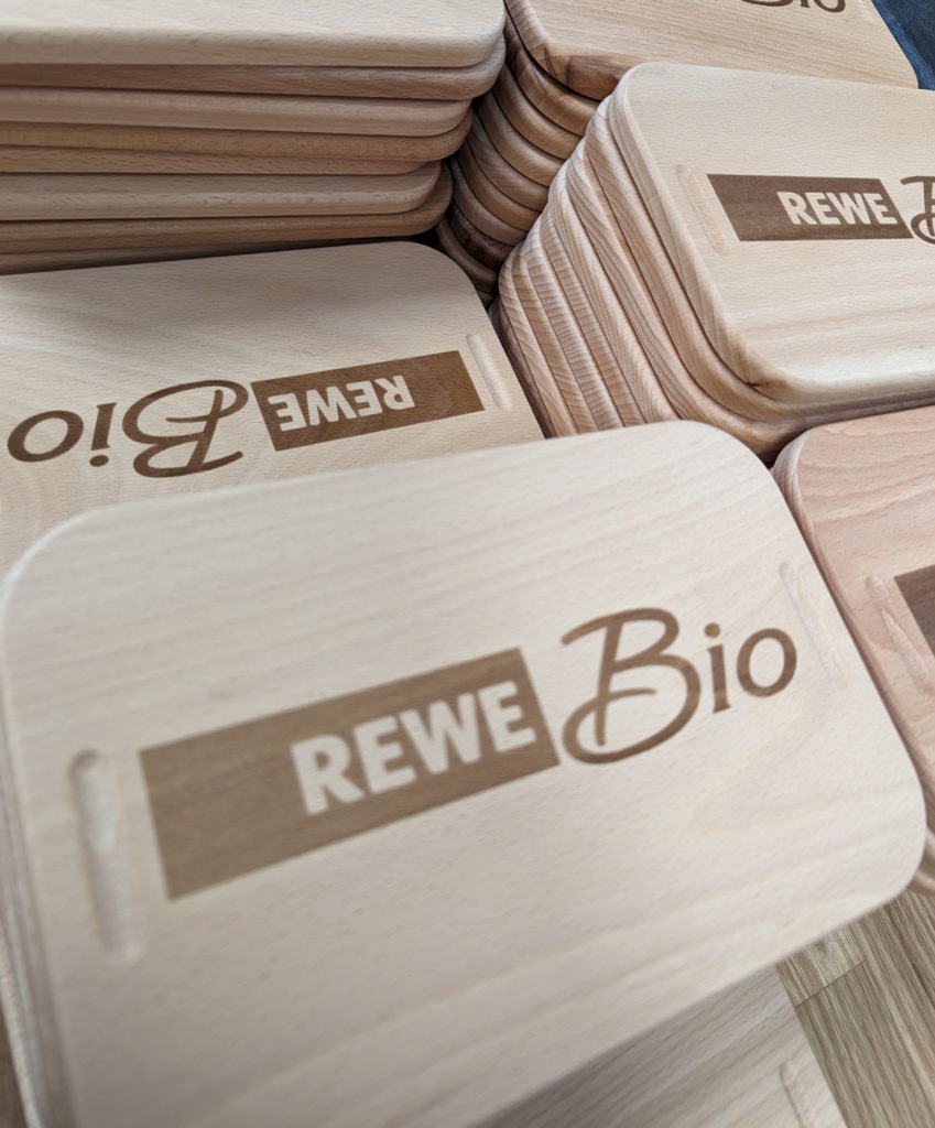 Projektbeispiel: Rewe Bio Lunchbox mit Logogravur